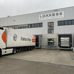 loxxess_solarstrom_trailer trans-o-flex LKW