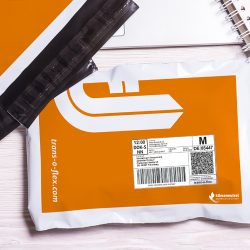 polyethylene envelope trans-o-flex Versandtaschen Schreibtisch
